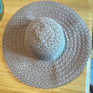 Wide brim hat